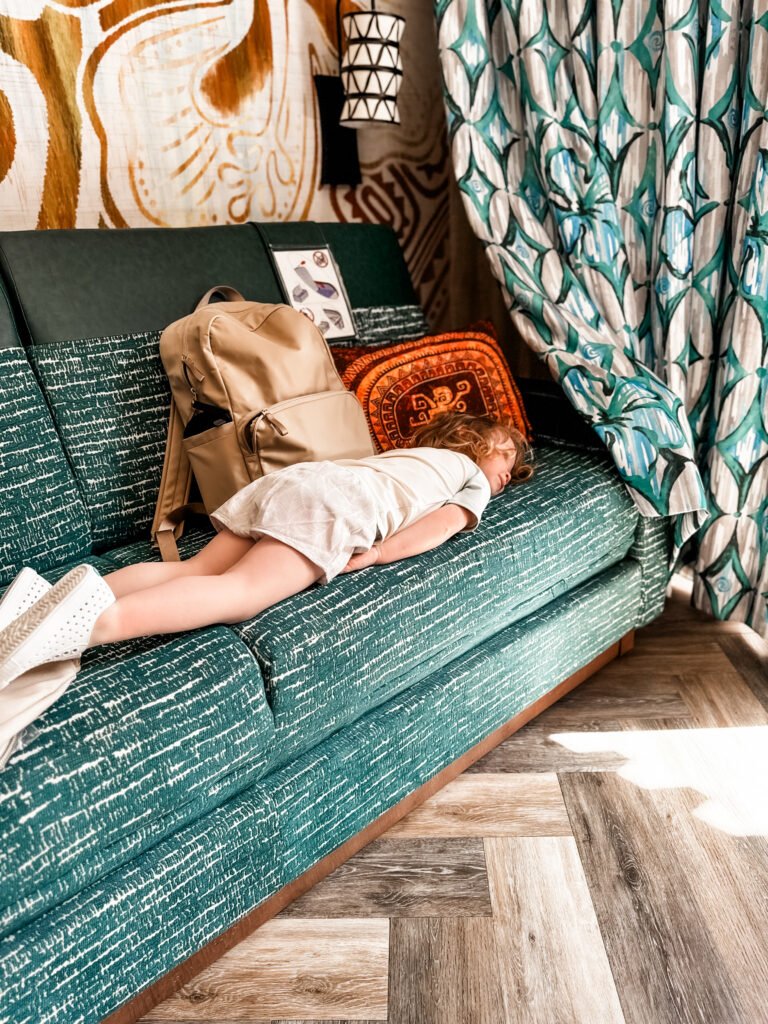 Travel to Disney with a Toddler_Rarotonga building at the Polynesian Resort_ItsHannahCallahan